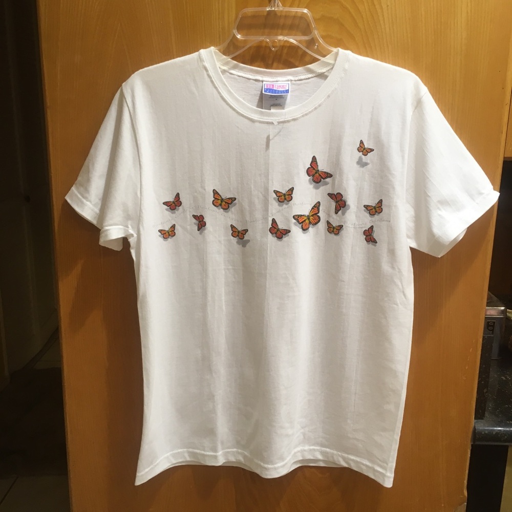 NWT Hanes Her Way T-shirt with butterflies M